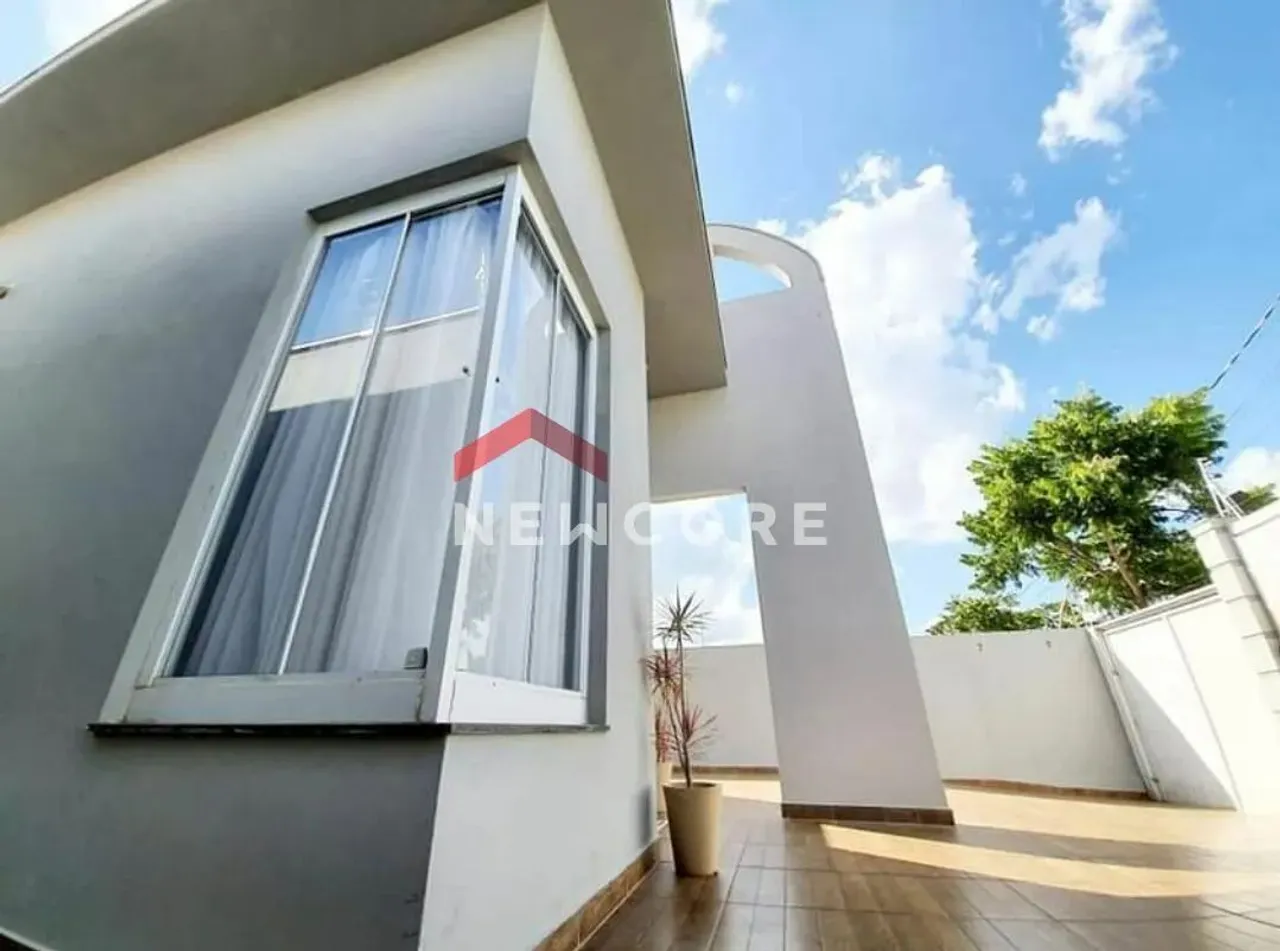 Casa em Rua Reverendo Siles Bacaro - Jardim Santa Terezinha - Porto Feliz/SP
