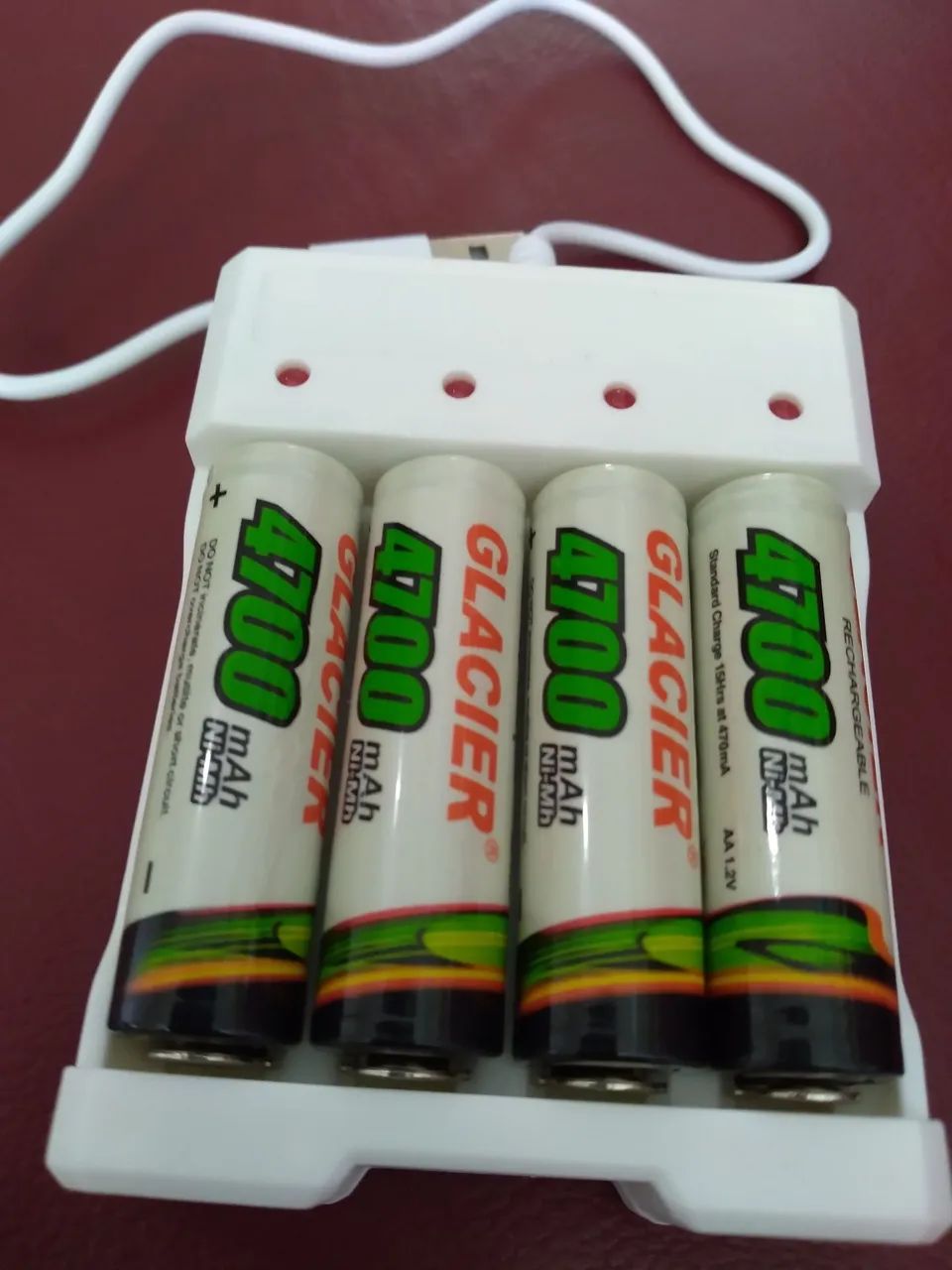 Pilhas Recarregáveis Glacier 4700mAh c/ carregador bivolt