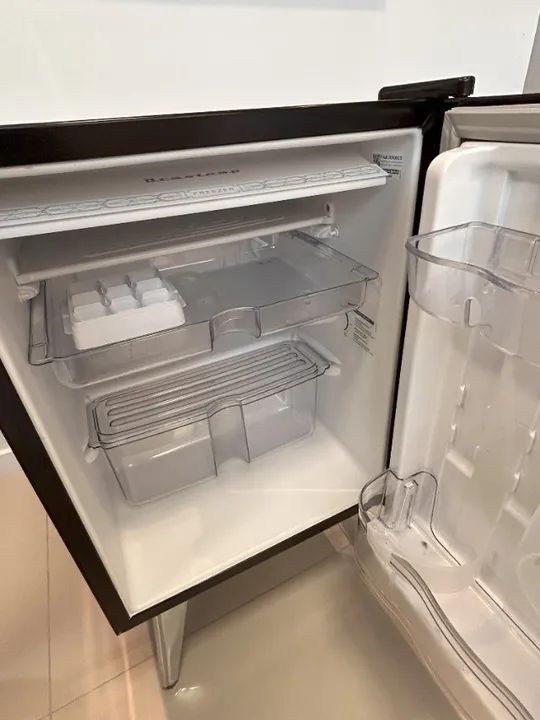 Frigobar Brastemp Retrô 76 L Preto 220V - Foto 5