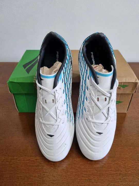 Chuteira Campo Penalty Garra Y-2.0 - Sola costurada - Branca/Azul - Número 37 - Nova - Foto 3