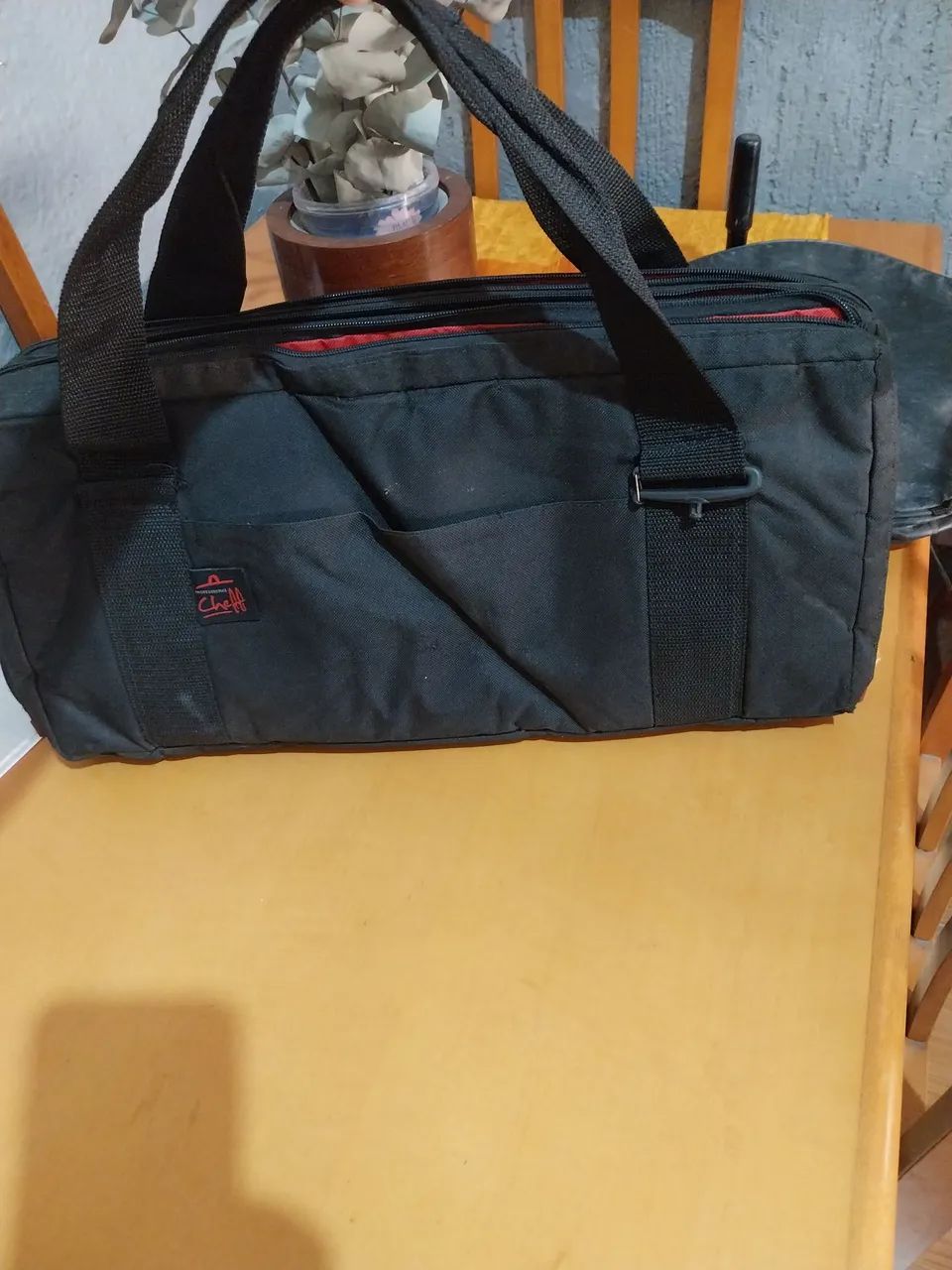 Vendo bolsa do cheffer pra carregar material na área da gastronomia com 3 compartimentos 