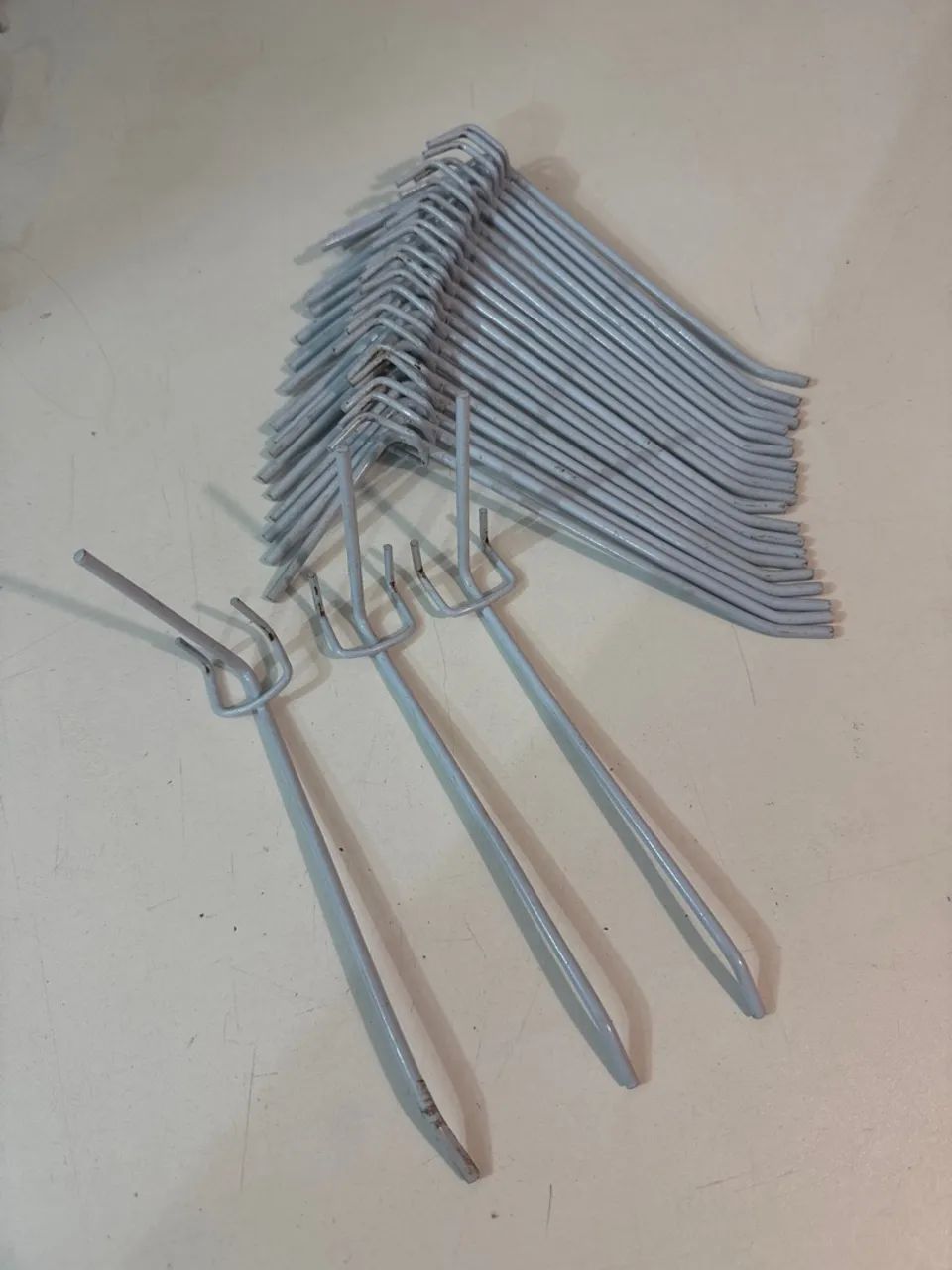 103 Cabides ganchos de Metal branco para Loja