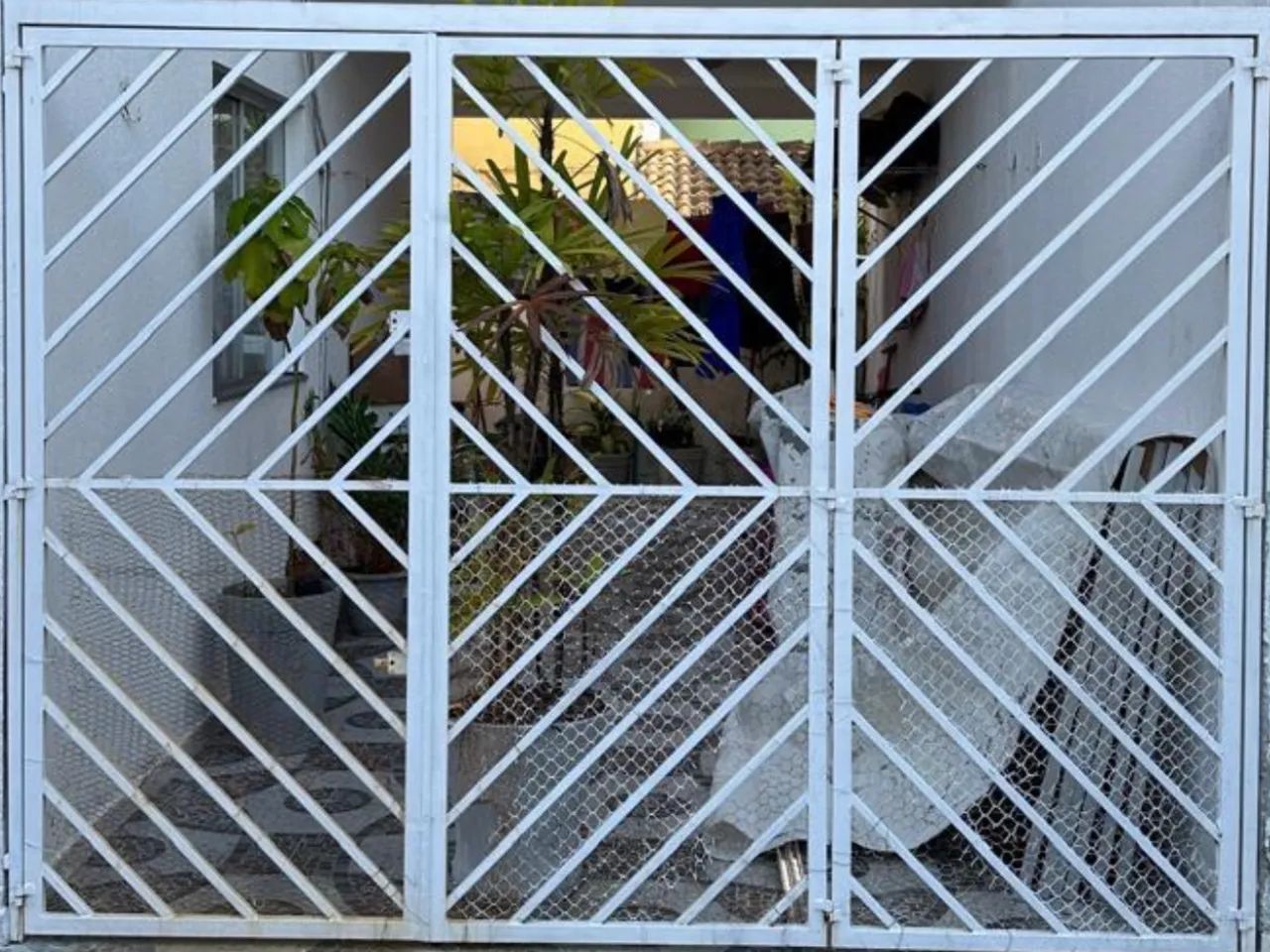 Portão de metalon usado de 2,4 x 2,7 metros R$450,00