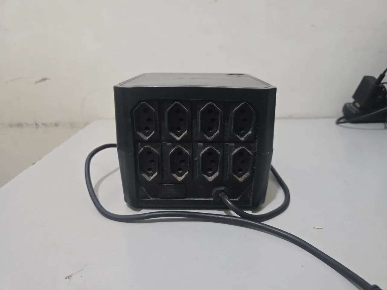  APC Estabilizador APC SOL G4 1000W - Foto 2