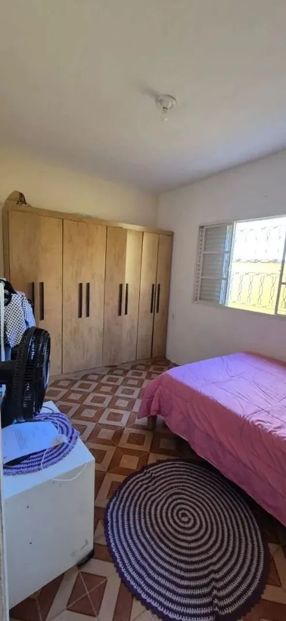 Casa em bairro com ótima localização e quintal amplo - Foto 5