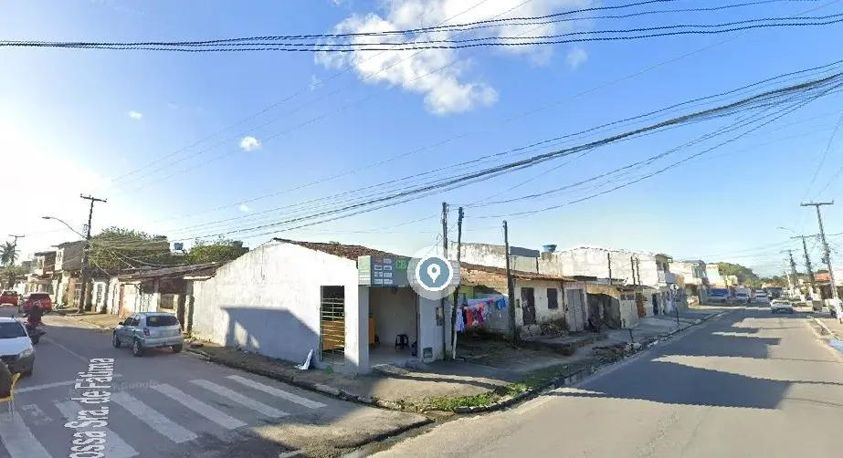 SANTA LUCIA vendo casa 2/4 com garagem quintal - prox Pizzaria Borda de Ouro CLETO Antar