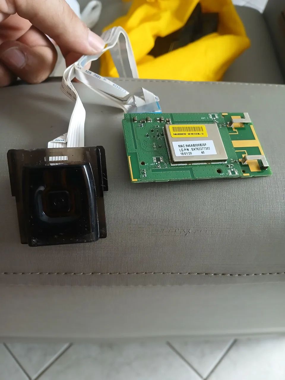 Placas e cabos LG 75 polegadas  - Foto 6