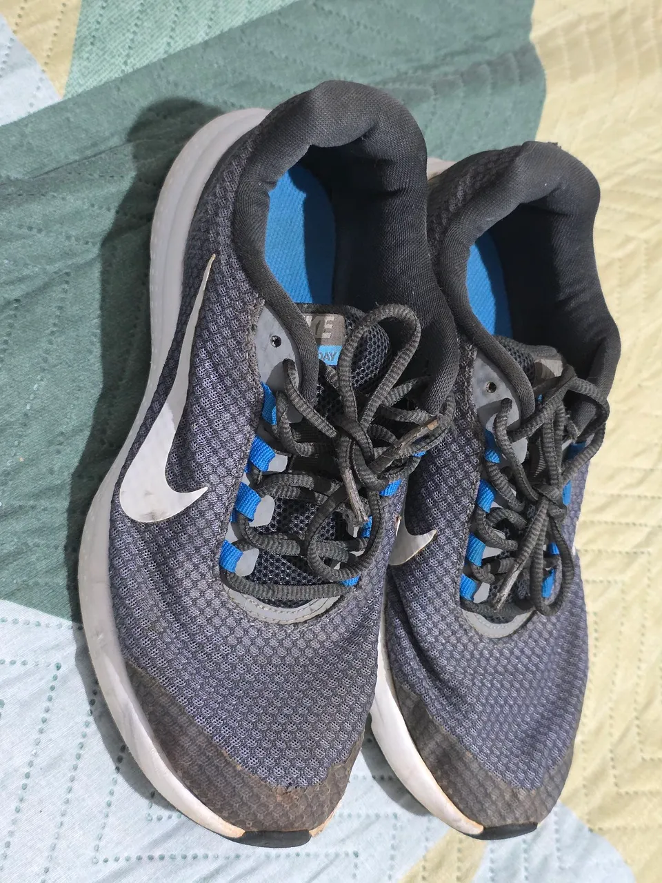 Tênis Nike cinza e azul - Tamanho 3940