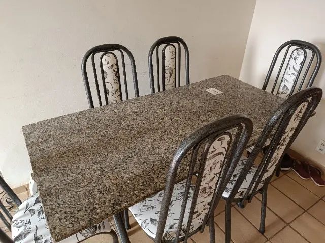 Mesa de mármore com 6 cadeiras - Foto 4