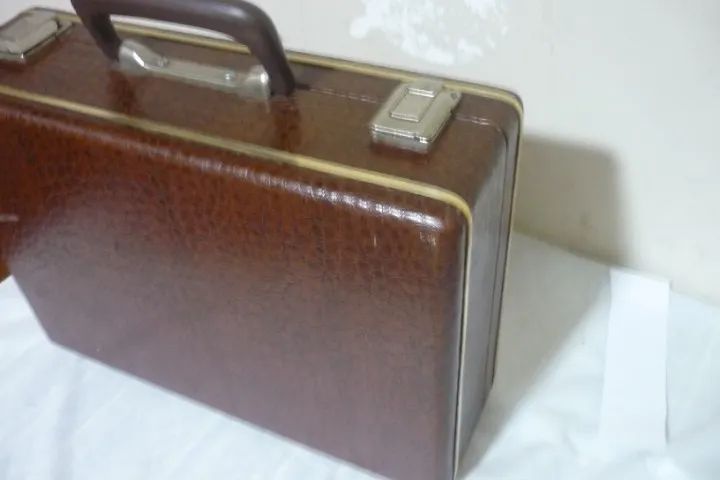 Maleta Antiga Aparelho Eletrônico Funciona Leia Descrição (Usado) - Foto 5