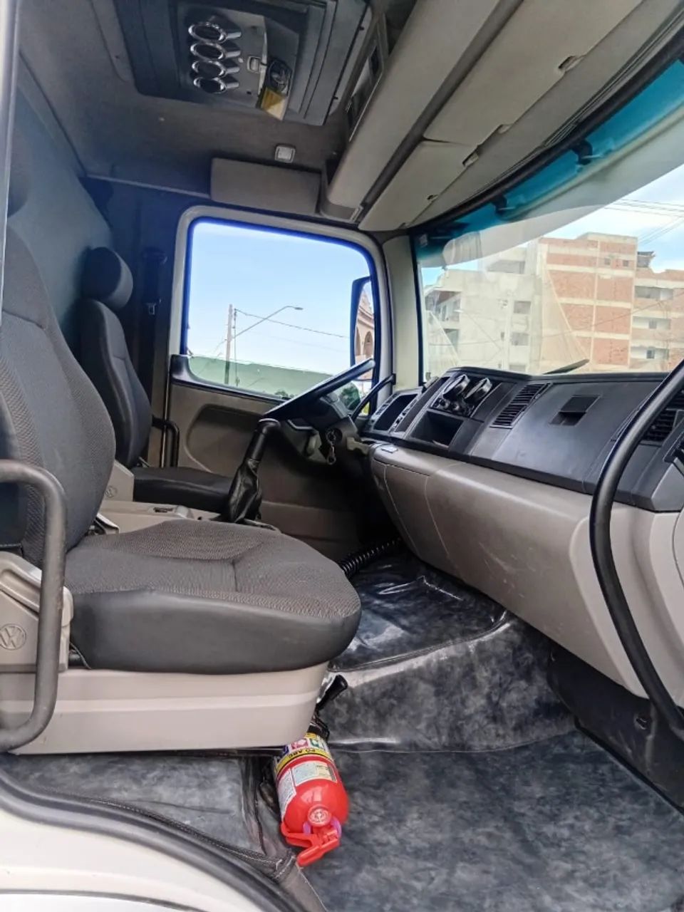 CAMINHÃO VW 24250 3 EIXO - Foto 14