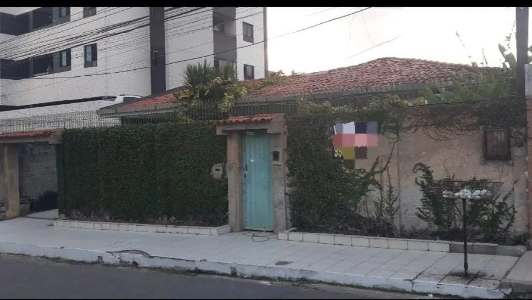 Casa na Gruta, excelente para clínica, próx. Hosp. Arthur Ramos