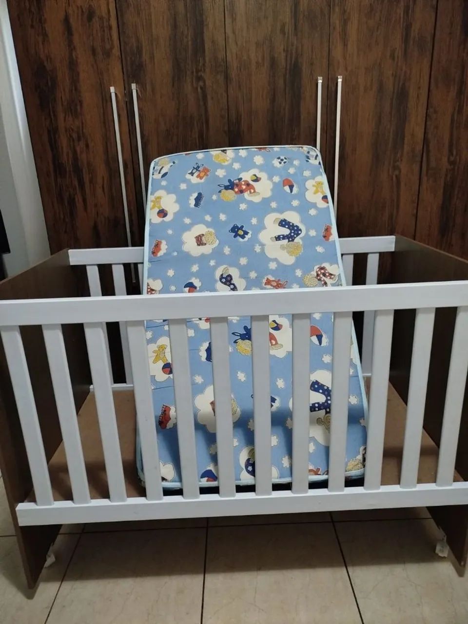 Berço Infantil Branco com marron  - Novo 380