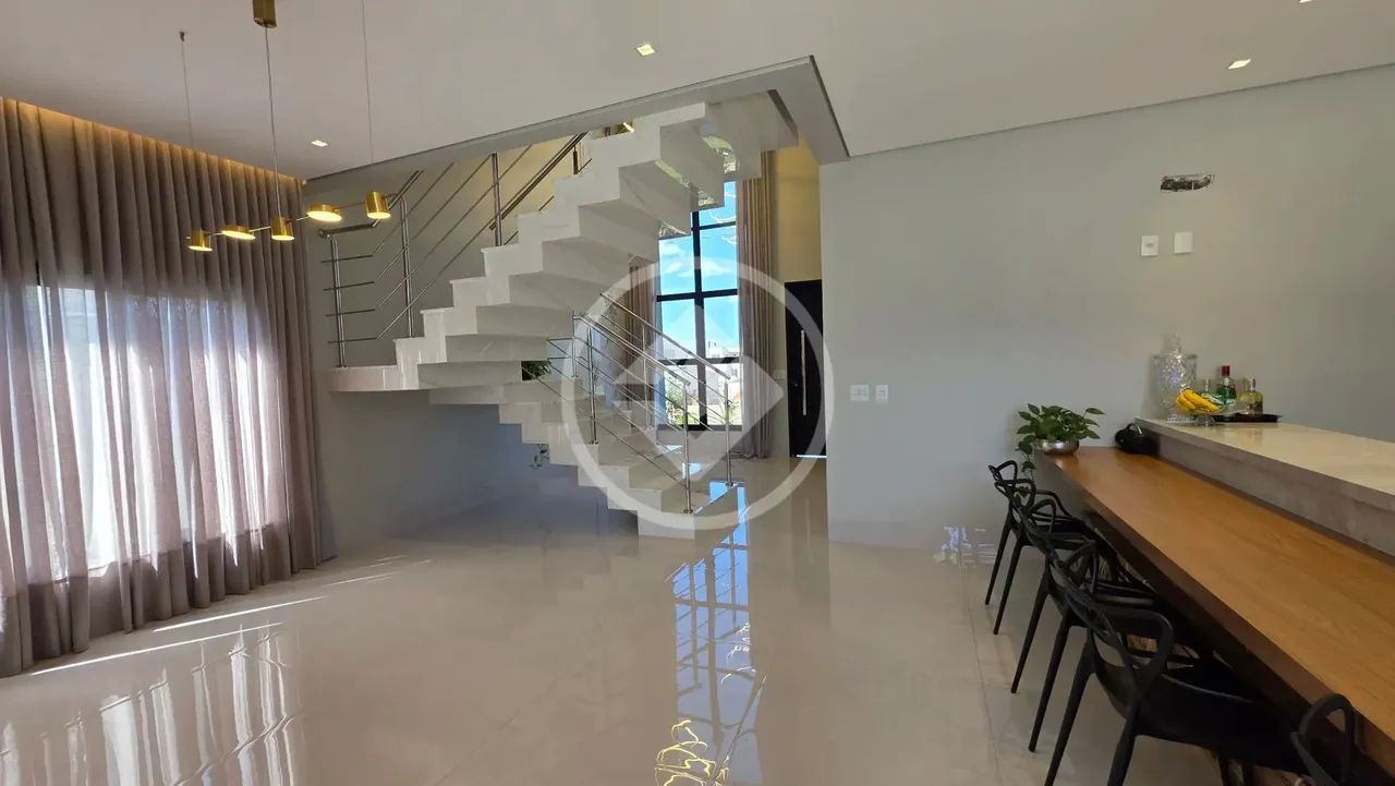 Vendo casa Sobrado com 3 suíte, Energia Solar de 1.750 KWA no Cond. Brisas Horizontal-Loca