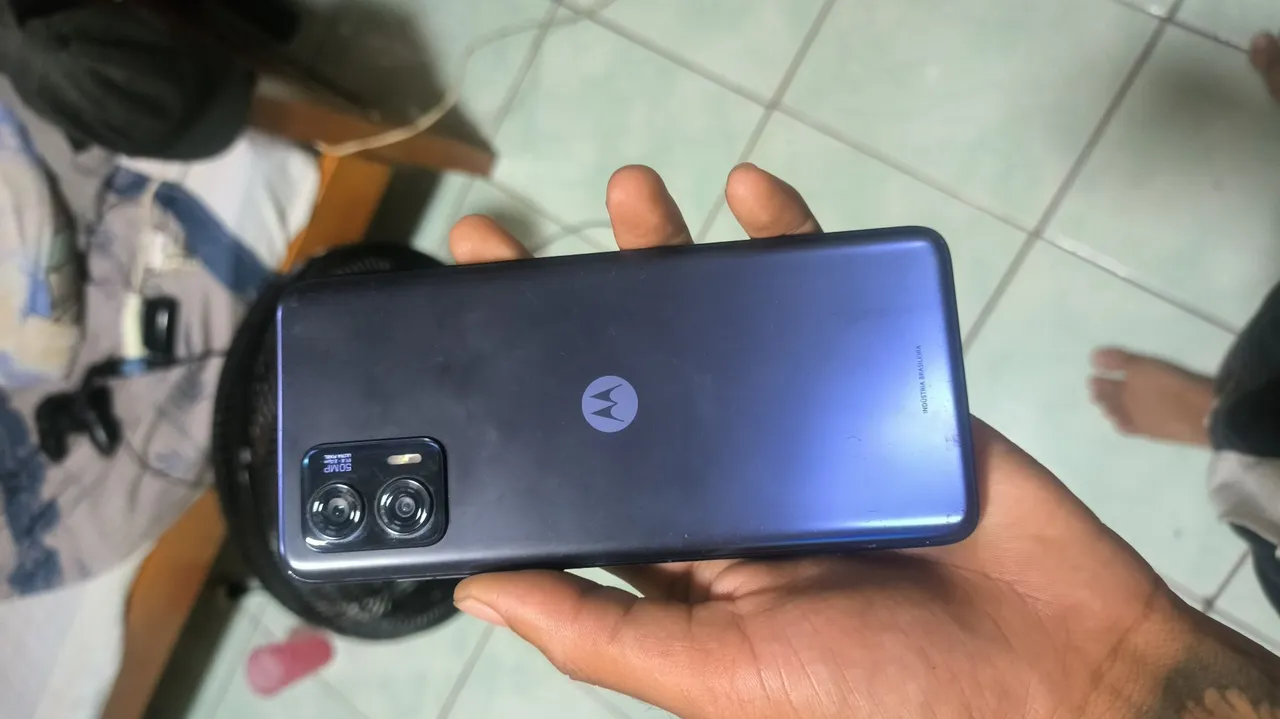 Moto g73 funciona quando quer