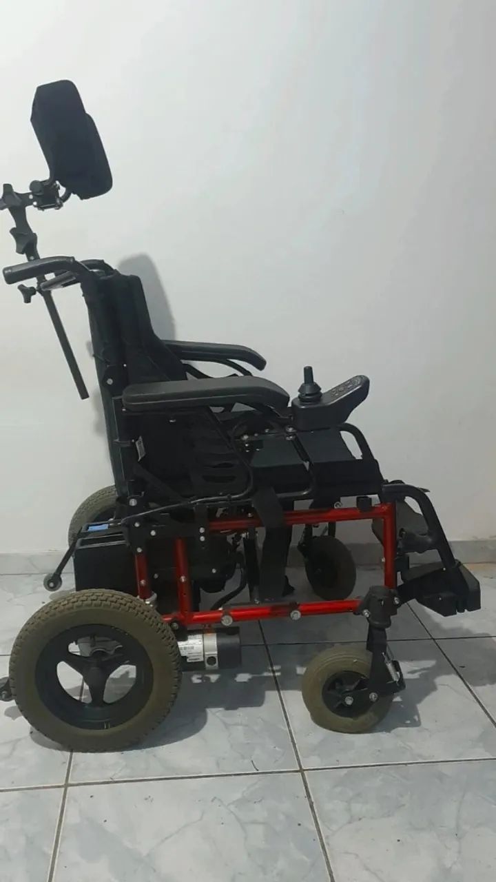 Cadeira Motorizada Freedom seminova - Foto 5