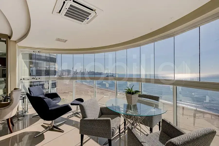 Apartamento no Edifício Gran Felicità em Balneário Camboriú com 177m² privativo