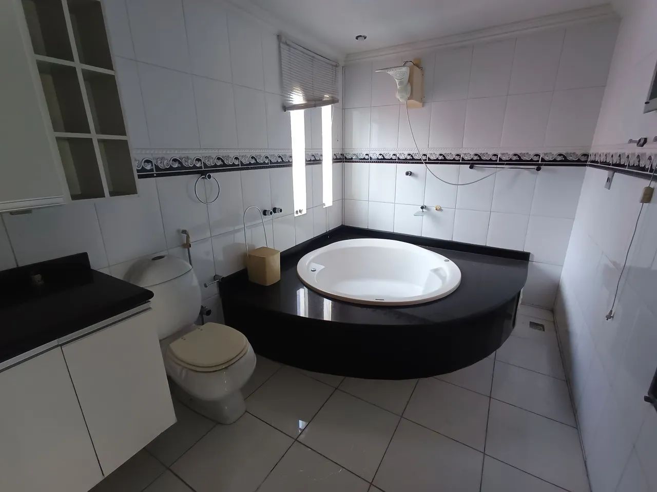 //Casa Comercial ou Residencial no Ajuricaba 