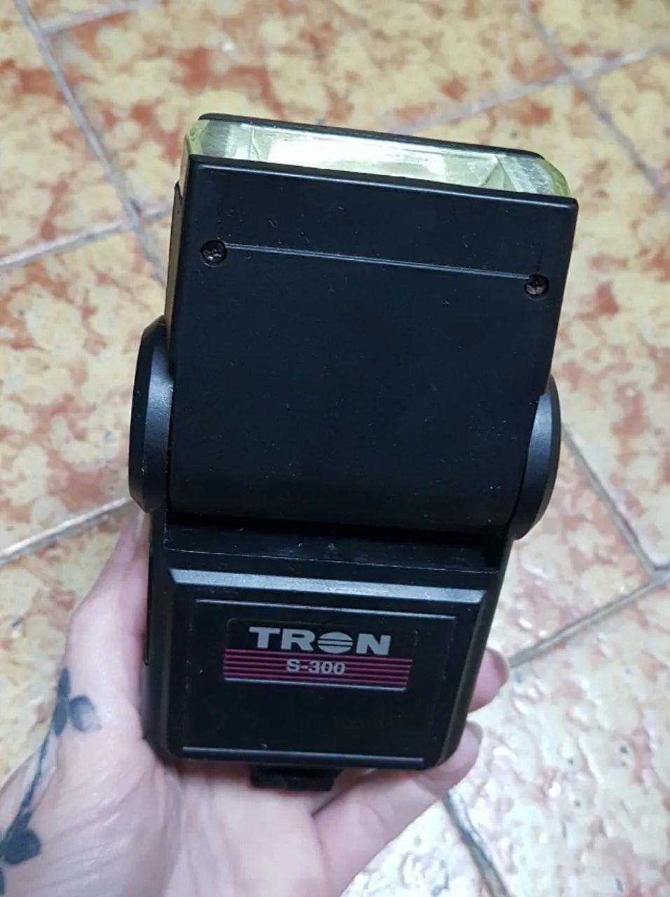 Flash marca Tron S-300 antigo para camera fotográfica, no estado - Foto 3