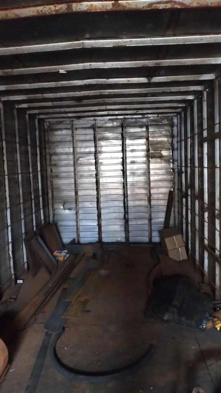 BAÚ 09 METROS BARATO $ 9.600,00  PARA CAMINHÃO E ALOJAMENTO  - Foto 3