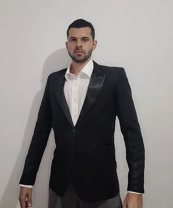 Blazer Preto Slim Nº 52, bonito, bem confortável, original, sofisticado.  - Foto 3