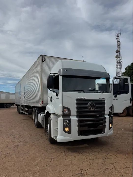 VW 25390 Constelattion 2013 Carreta Baú 30 Paletes 2011 OPORTUNIDADE - Foto 3