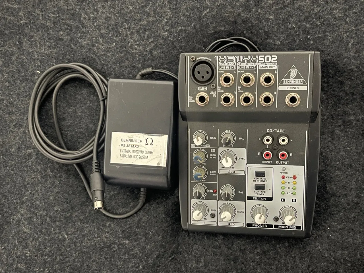 Mesa de Som Behringer Phantom