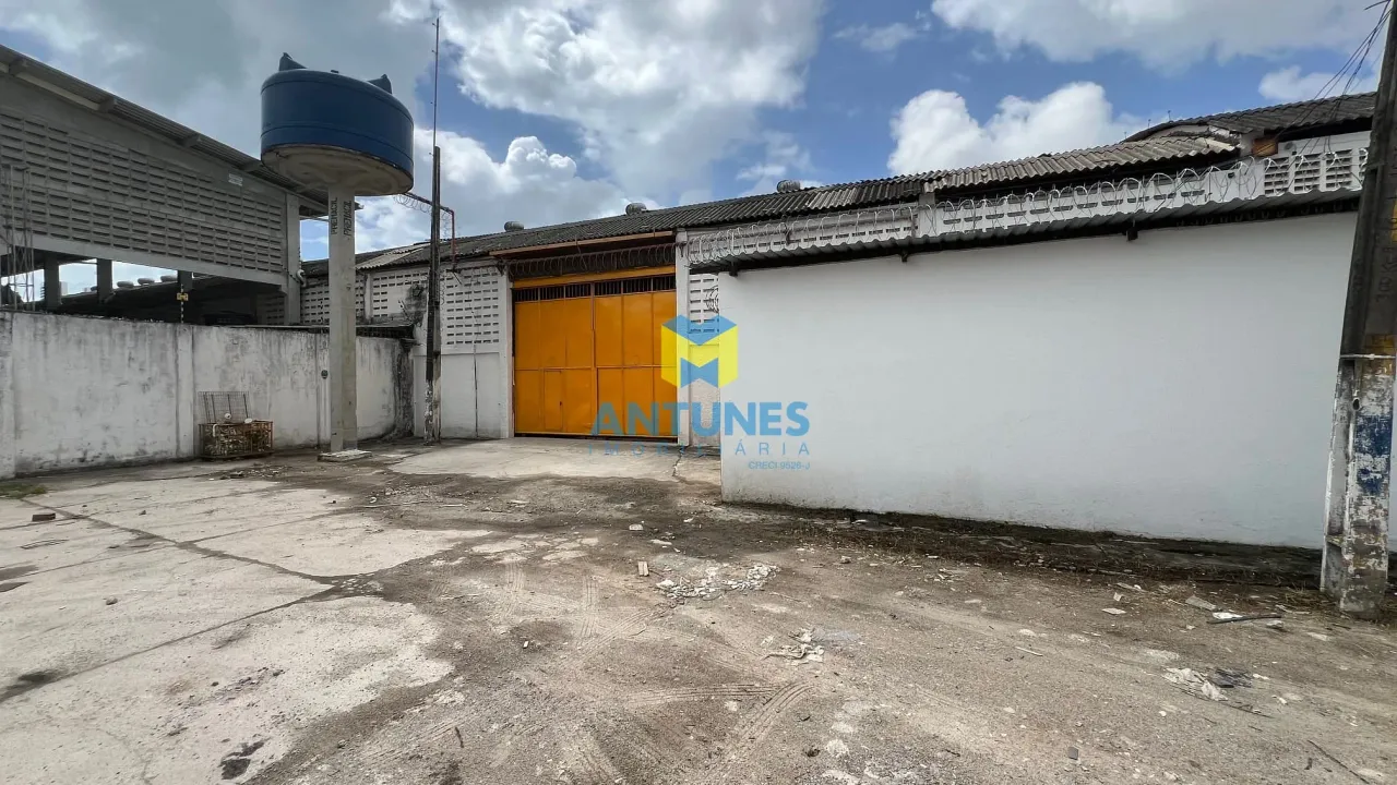 Alugue Imbiribeira galpão com 1.730m², piso alta tonelagem com rua larga para carretas