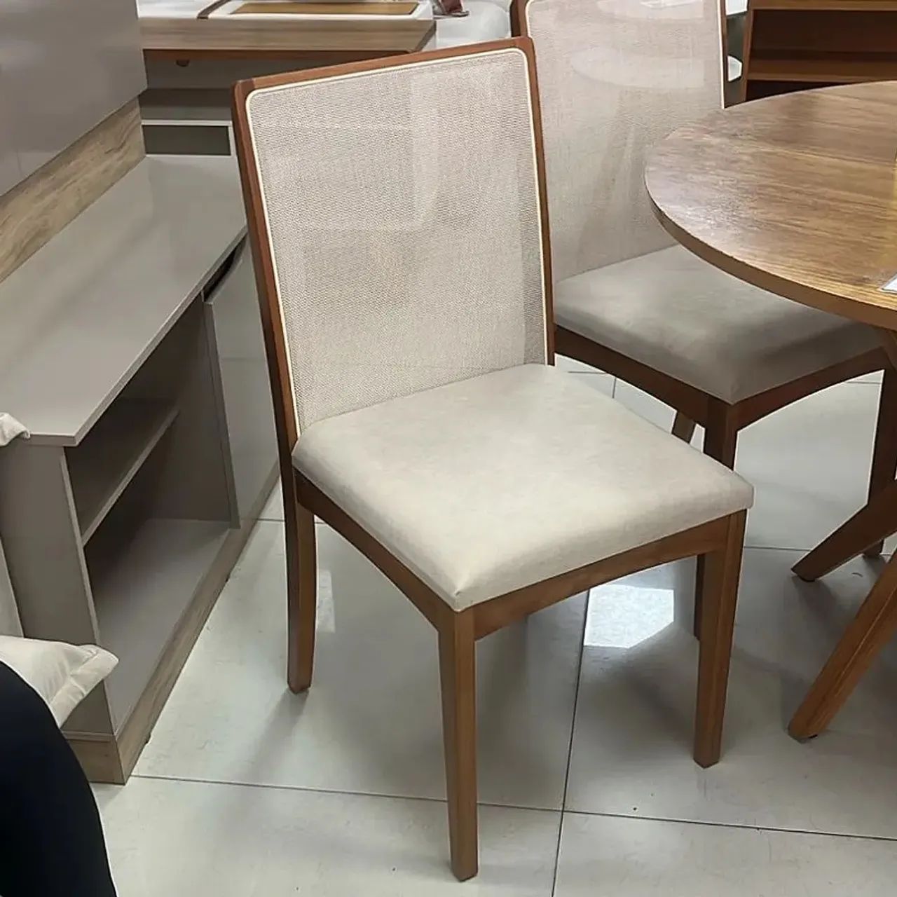 Kit 2 Cadeiras de Jantar em Linho Madeira p32