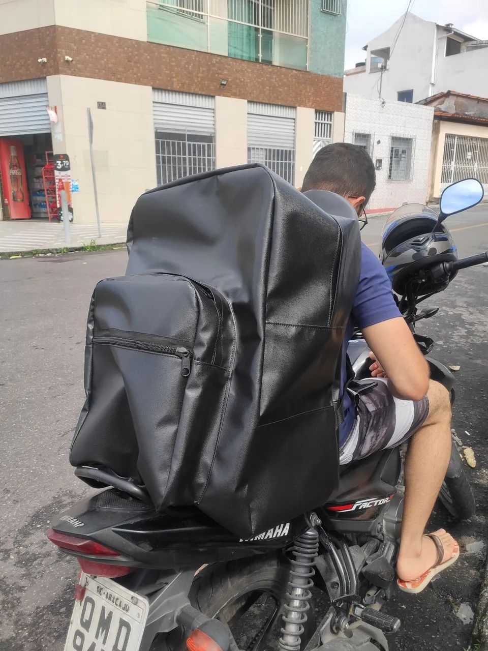 Mochila de couro 80 litros para entrega de Mercado livre 