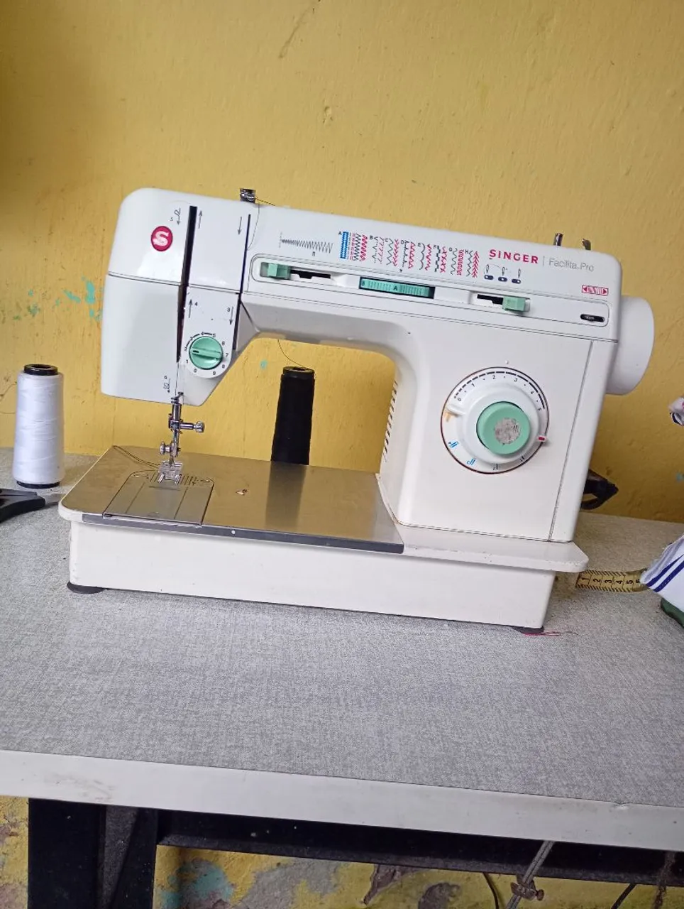 Máquina de Costura Singer Facilita Pro