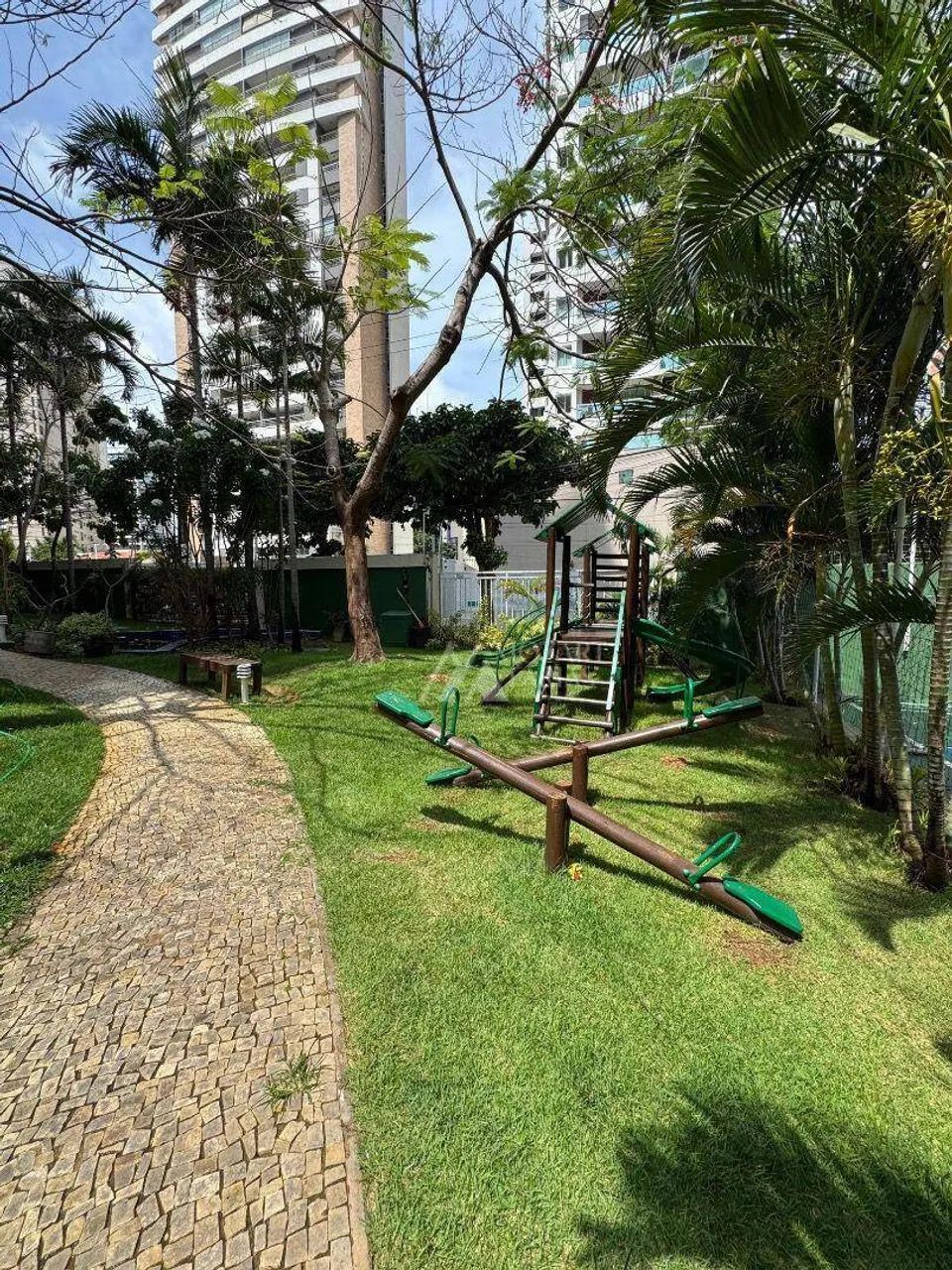 Viva o Luxo de um Resort Todos os Dias  Cobertura com 4 Suítes no Melhor Condomínio do Coc