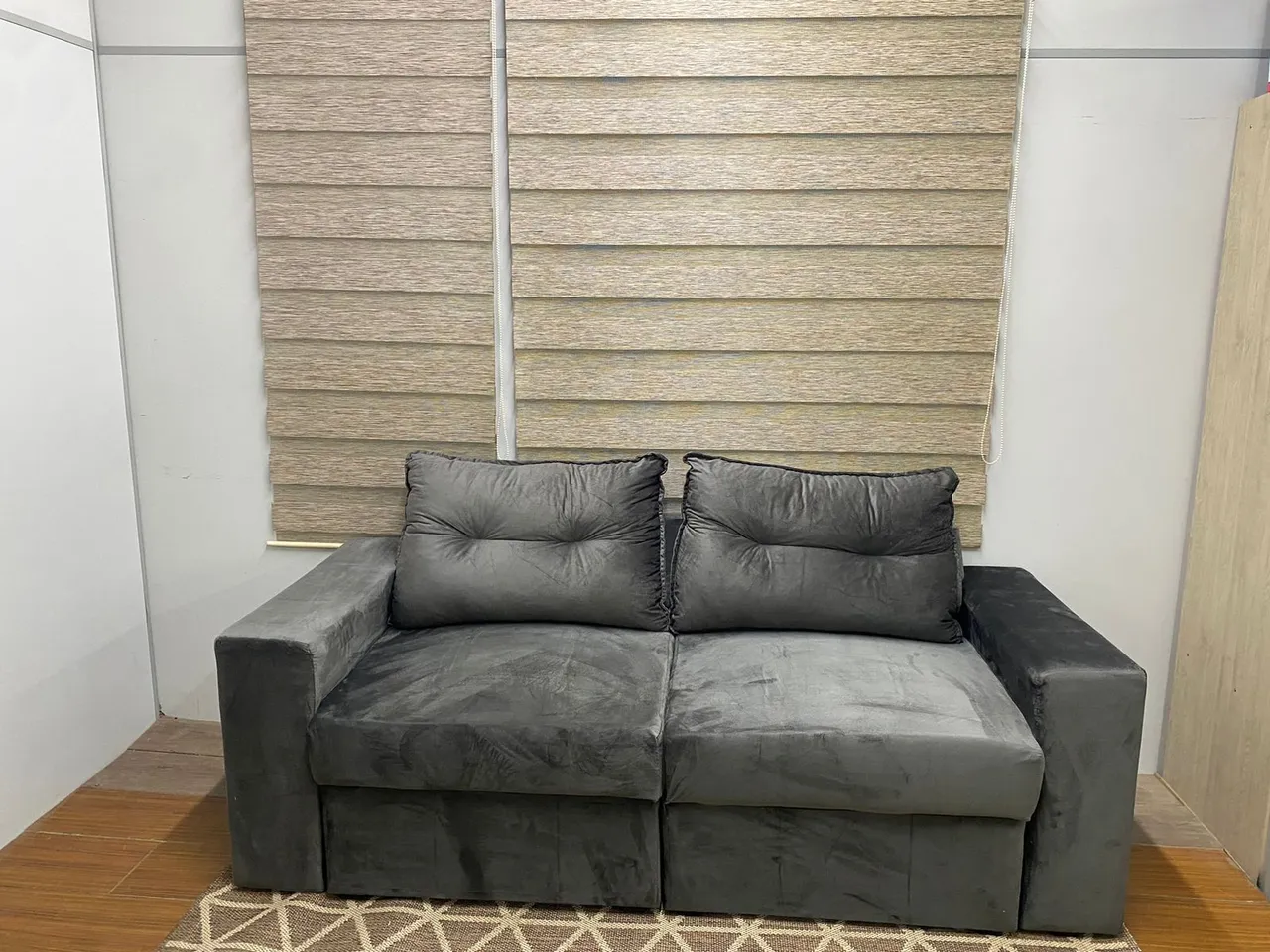 Sofá Cinza Aconchegante para Sua Sala - Novo