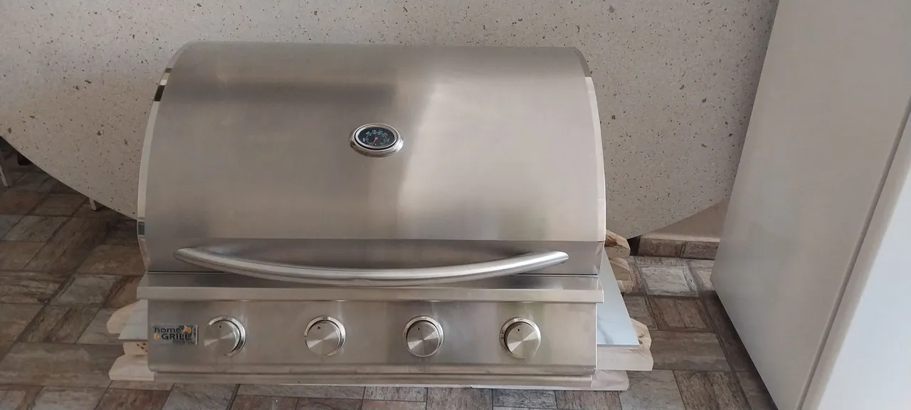Churrasqueira a Gás Home Grill Premium seminova