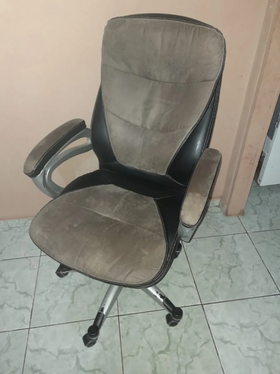 Cadeira de escritório de couro