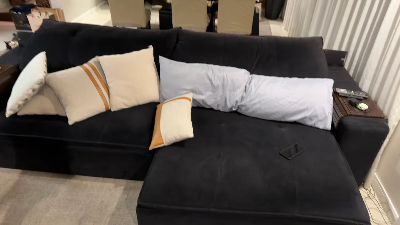 Sofa 4 lugares com chaise retratil preto