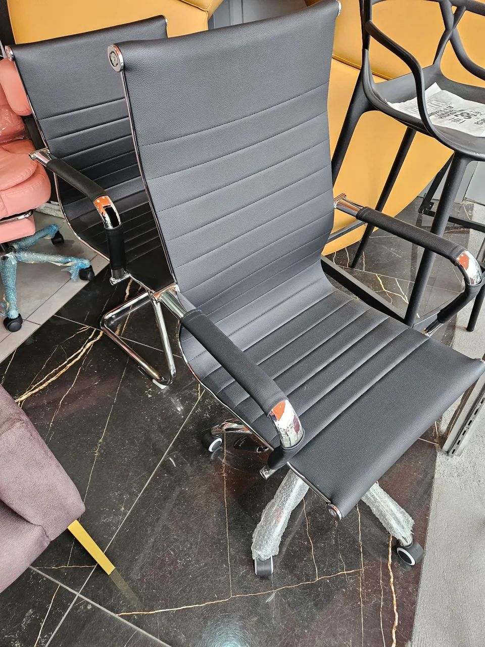 Cadeira de escritório esteirinha  - Foto 2