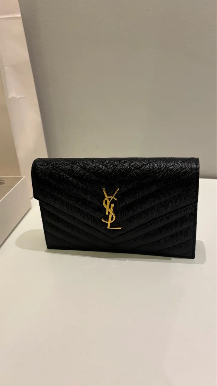 Saint Laurent YSL Clutch Cassandre com Logo Original - NOVA - NF + Caixa