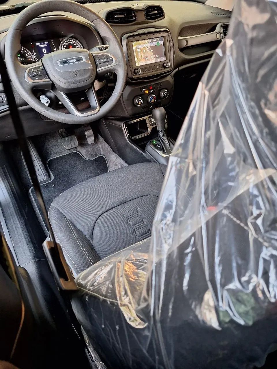 Jeep Renegade Sport T270 1.3 TB 4X2 Flex Aut. 2023 - Foto 8