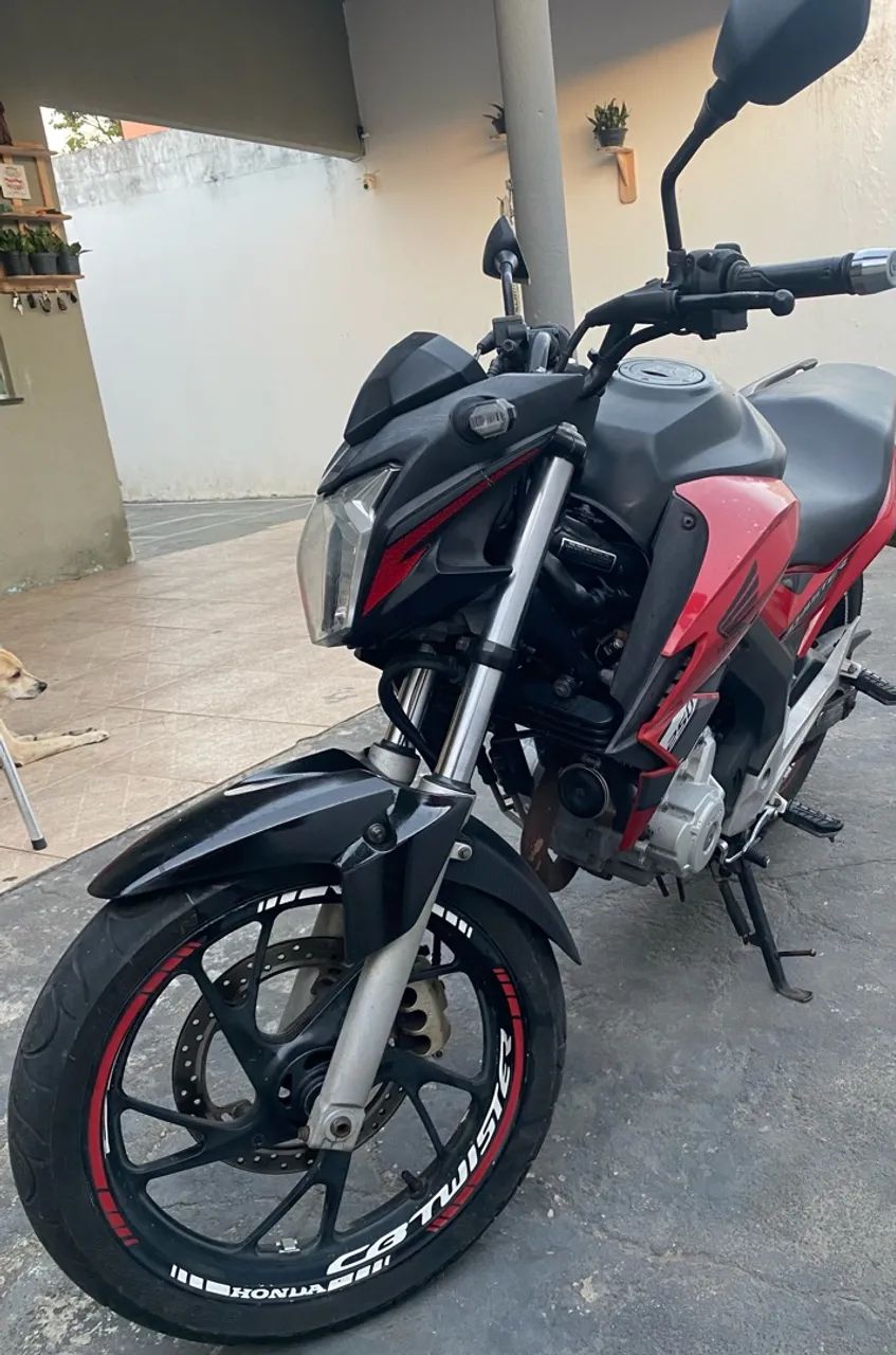 Moto CB twester 