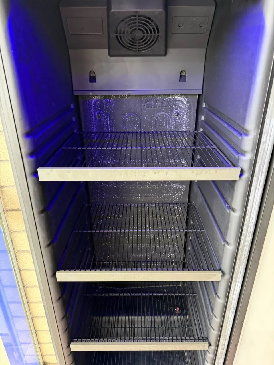 Vendo freezer expositor vertical Venax, preto. - Foto 2