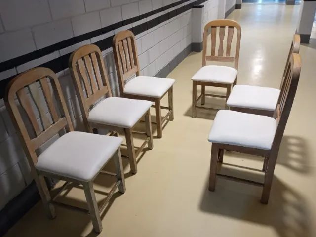 Conjunto 6 Cadeiras de Jantar em Madeira com Assento Branco em Perfeito Estado - Foto 3