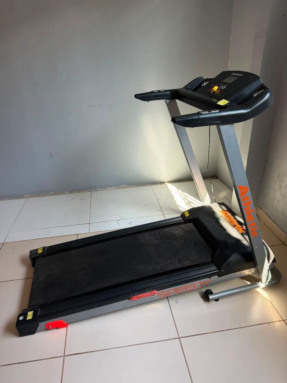 Vendo esteira ergométrica 