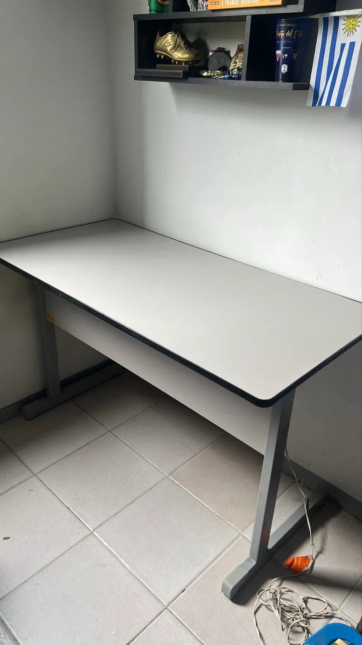 Mesa de estudos/escritório