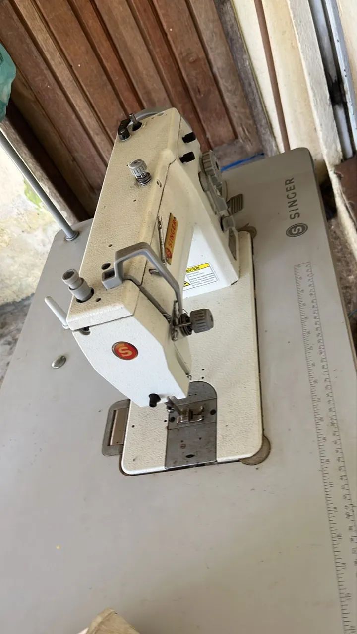 Máquina de costura semi industrial 
