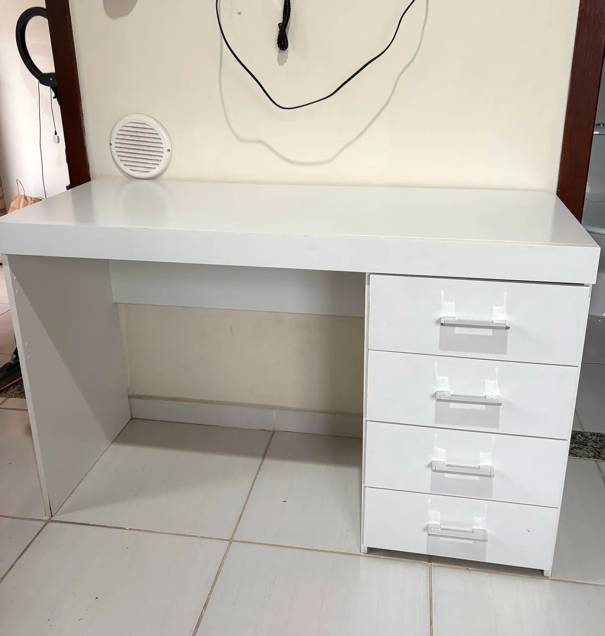 Escrivaninha e cadeira  - Foto 3