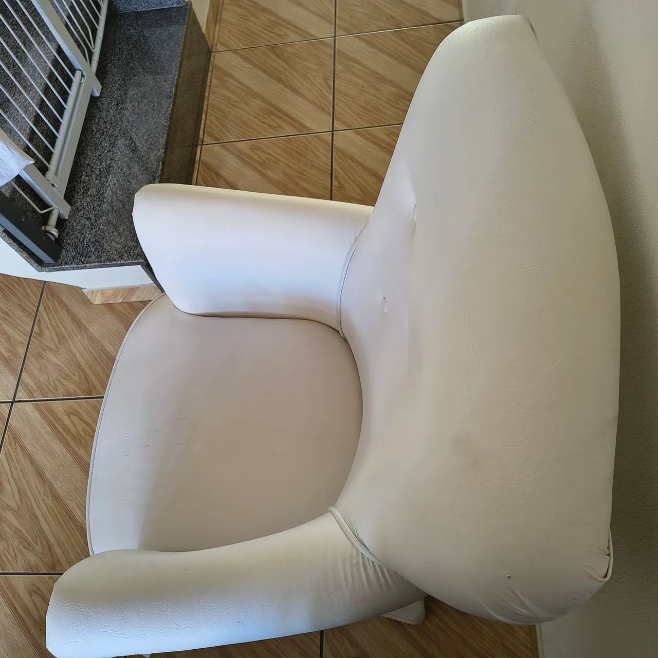 Poltrona / Cadeira de Amamentação com Balanço  - Foto 3