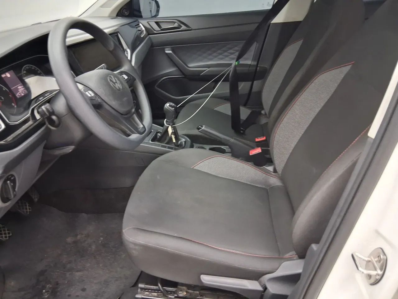 Volkswagen Polo Track 1.0 Flex 12V 5p, foto 16 de 18