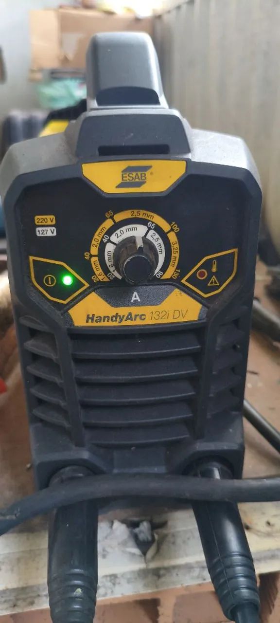 Máquina de solda ESAB HandyARK 132i DV