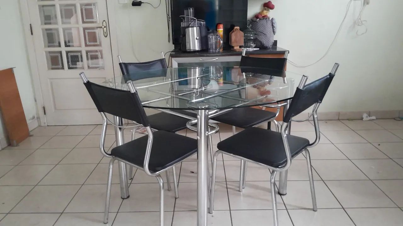 Mesa com cadeira65048987863683120